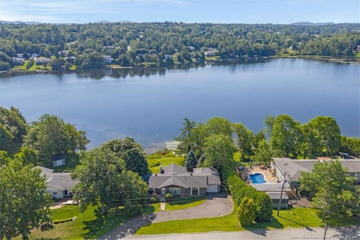 32 Maple Grove Court — photo 1