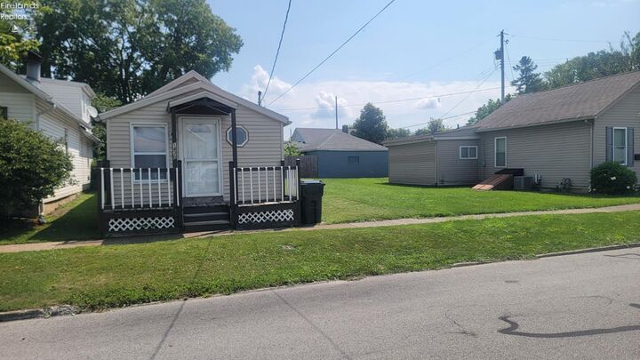 Property Photo:  1430 Harrison Street  OH 44870 