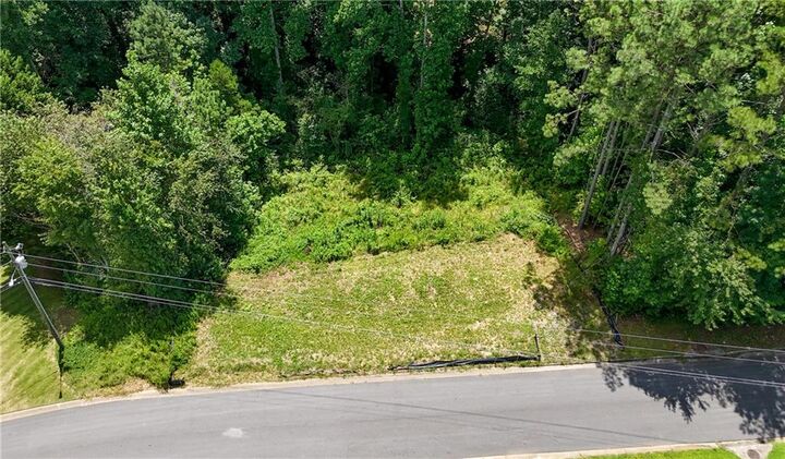 Property Photo: 5835 Rolling Oaks Circle GA 30040