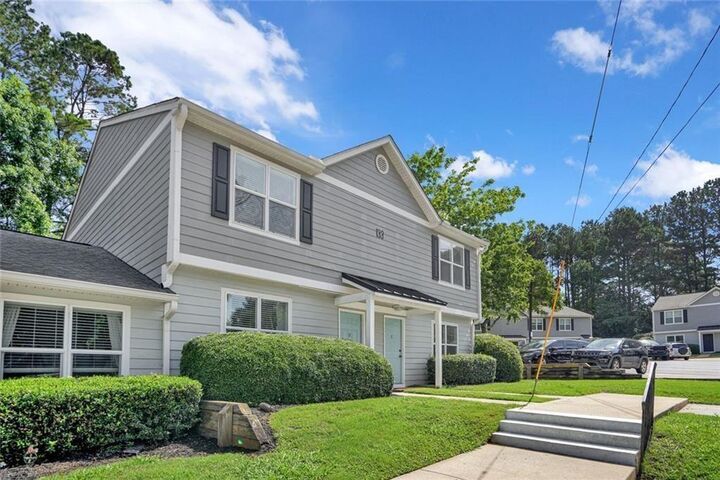 Property Photo: 604 Ivey Court B GA 30188