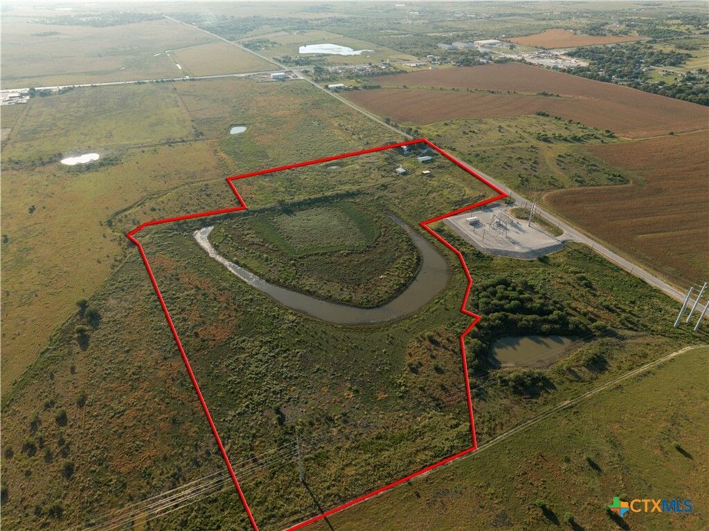 Property Photo:  550 Beback Inn Road  TX 78666 