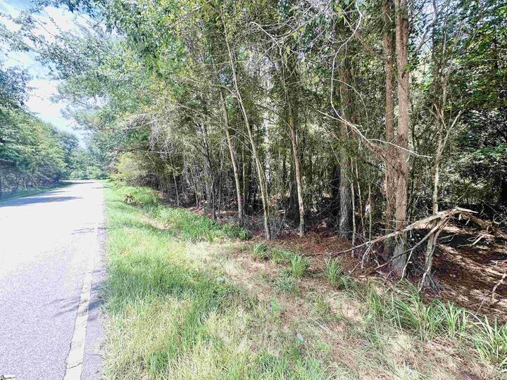 Property Photo:  