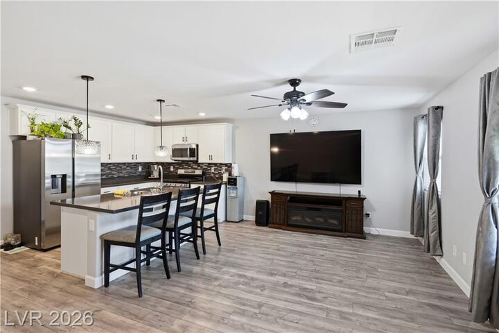Property Photo: 817 Watford Place NV 89011