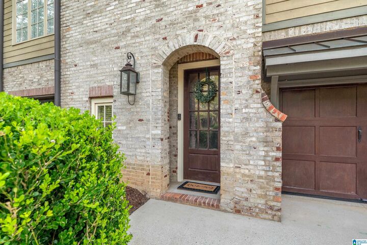 Property Photo: 2060 Eagle Ridge Drive AL 35242