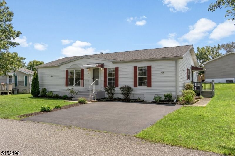Property Photo: 3 Lantern Ln NJ 07823
