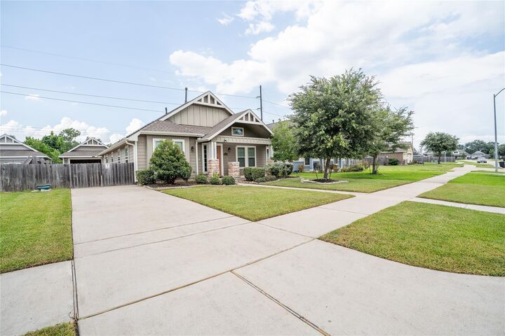 Property Photo: 5039 Green Gate Trail TX 77469