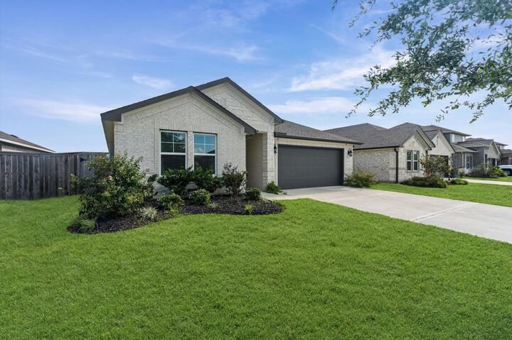 Property Photo:  10520 Deussen Lane  TX 77591 