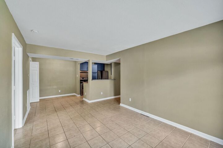 Property Photo:  770 Memorial Mews Street B  TX 77079 
