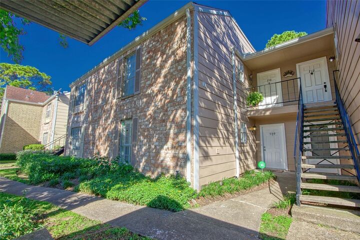 Property Photo:  2800 Jeanetta Street 709  TX 77063 