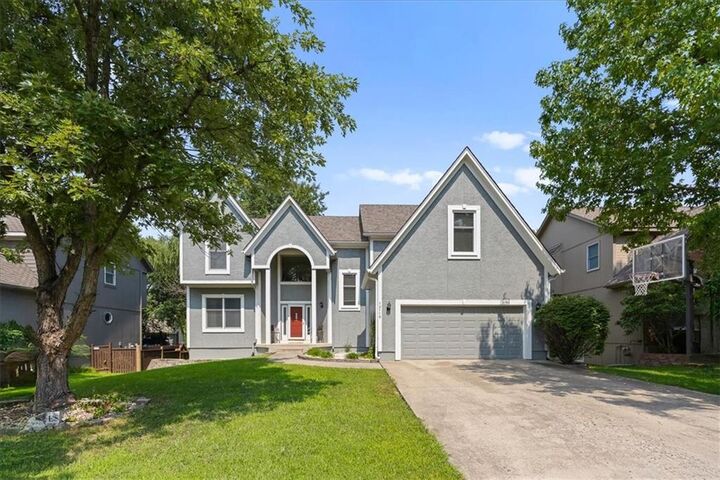 Property Photo: 13119 S Hallet Court KS 66062