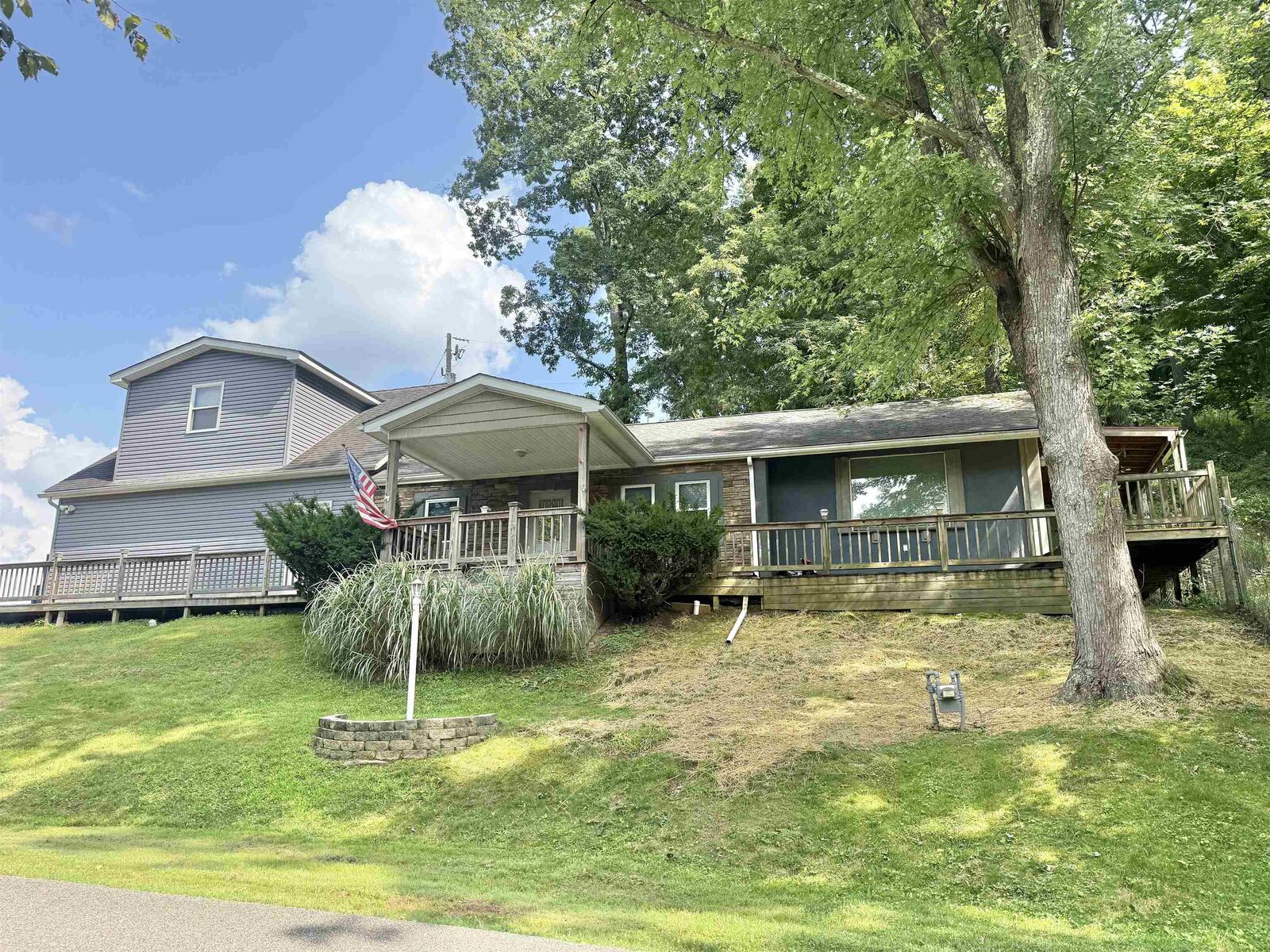 Property Photo: 2400 Buena Vista Drive WV 25704