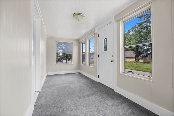 Property Photo:  309 E 25th Street  IA 50317 