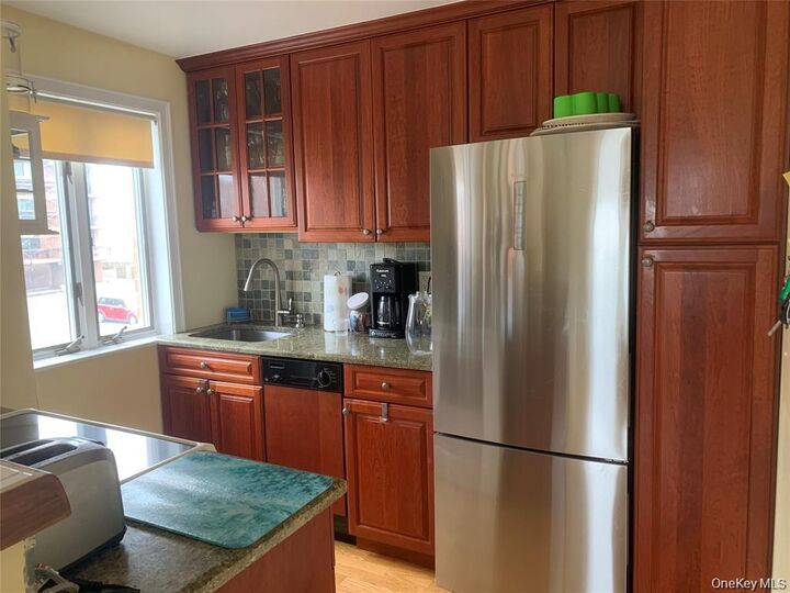 Property Photo:  780 W Broadway 2D  NY 11561 