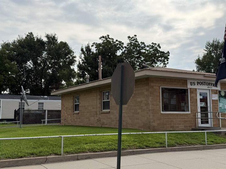 Property Photo:  103 E Commercial  NE 69123 