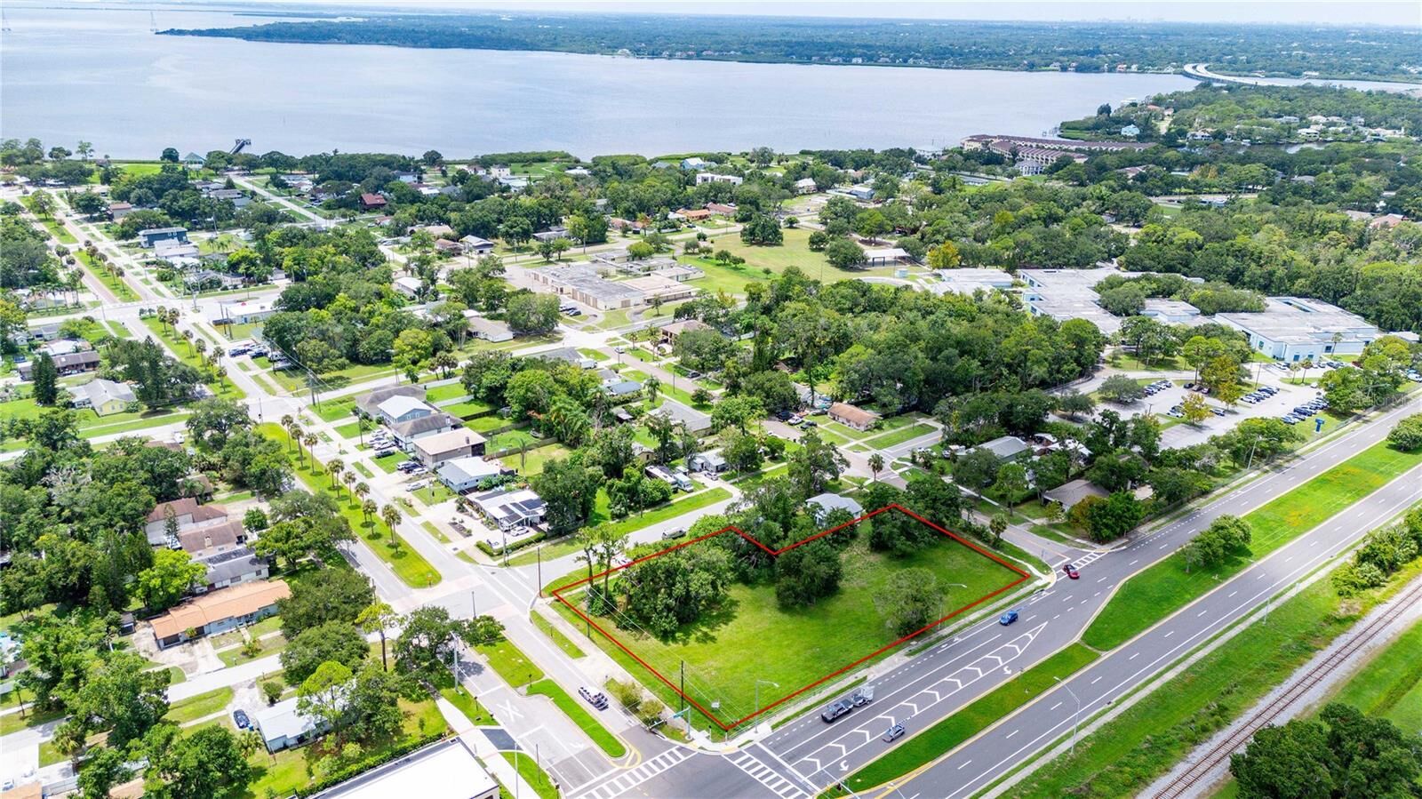 Property Photo:  205 Chestnut Street  FL 34677 