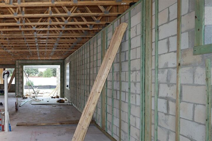 Property Photo: 17043 Overstory Road FL 32820