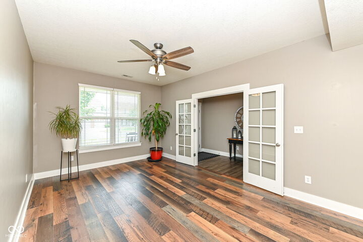 Property Photo: 1664 Devonshire Avenue IN 46123