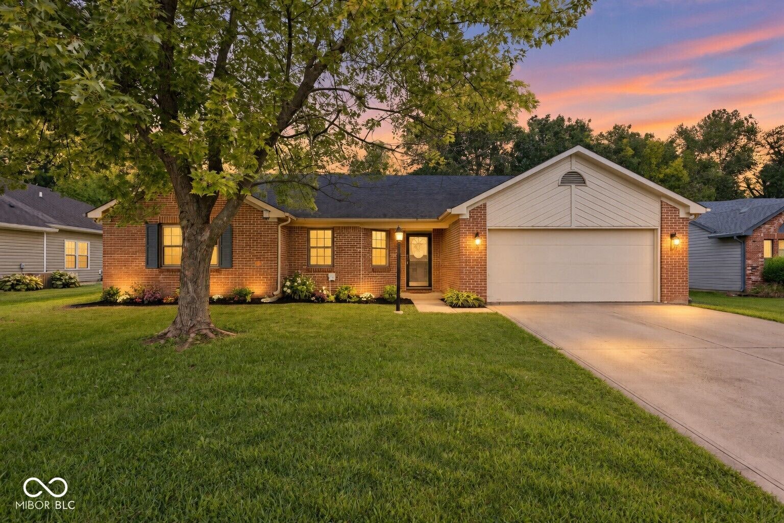 Property Photo:  854 Ellington Circle  IN 46143 