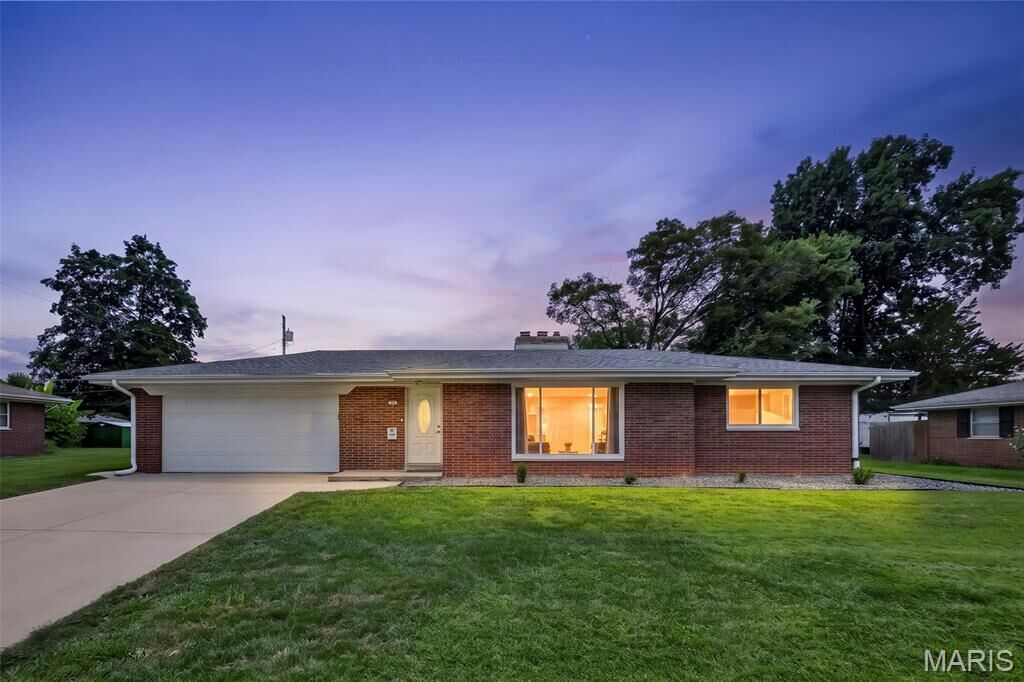Property Photo: 34 Chadwick Drive IL 62223