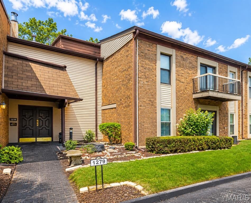 Property Photo:  1279 Guelbreth Lane 301  MO 63146 