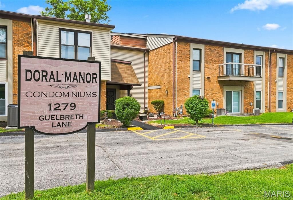 Property Photo:  1279 Guelbreth Lane 301  MO 63146 
