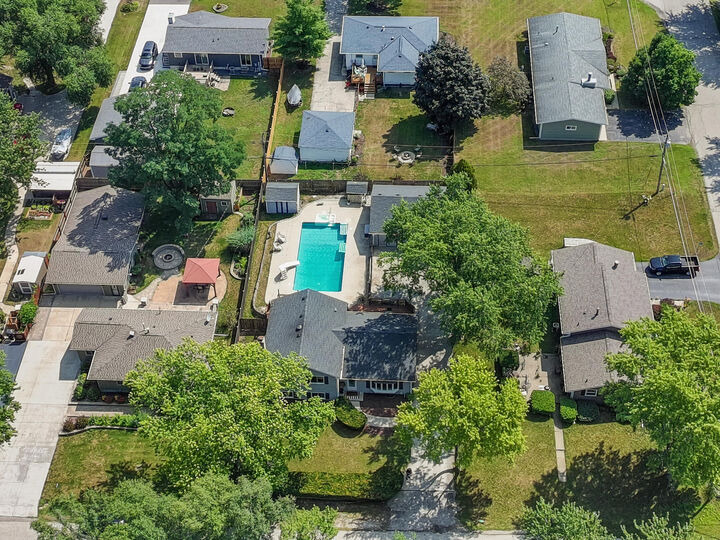 Property Photo: 2910 Hickory Ln WI 53181