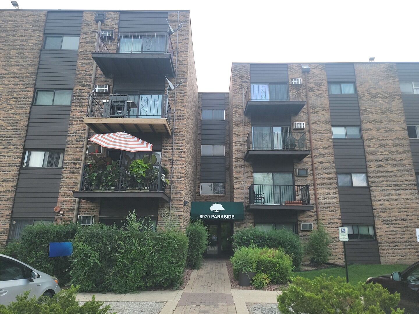 Property Photo:  8970 N Parkside Avenue 304  IL 60016 