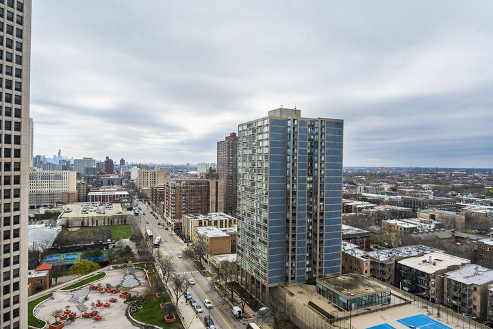 Property Photo:  5415 N Sheridan Road 4112  IL 60640 