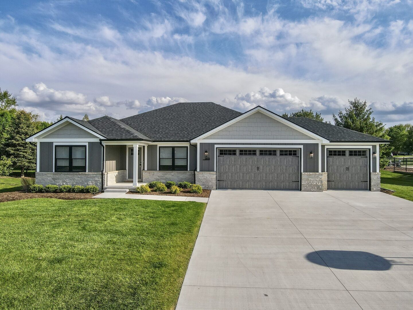 Property Photo:  3172 Sun Valley Drive  IL 60901 