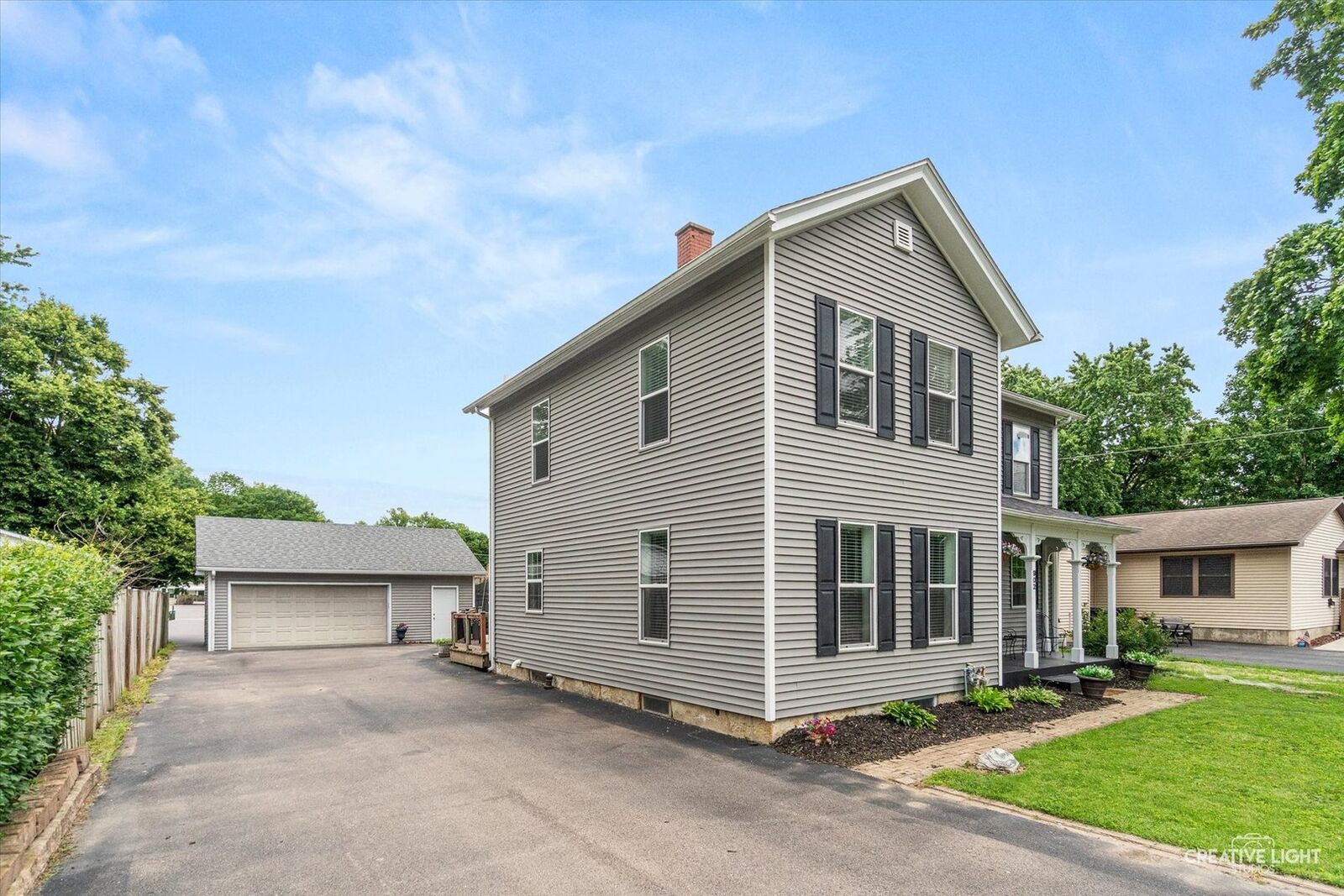 Property Photo:  902 N Main Street  IL 60548 
