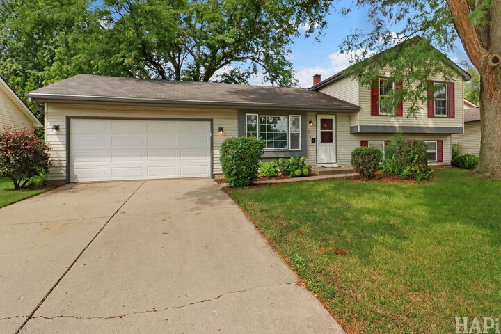 Property Photo:  5014 W Greenbrier Drive  IL 60050 