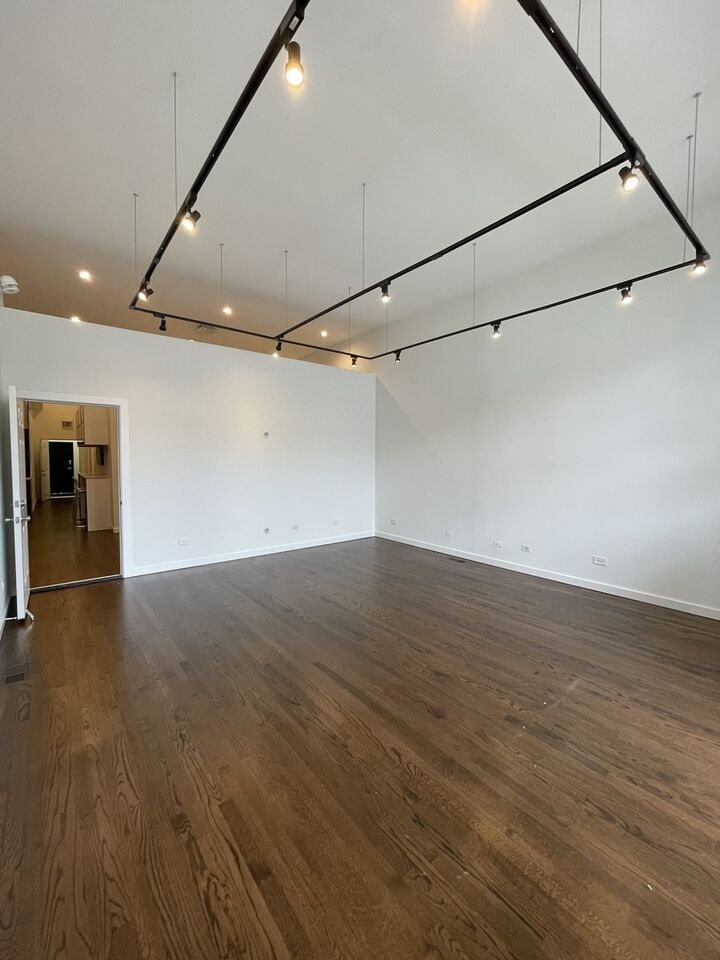 Property Photo:  1451 N Ashland Avenue S  IL 60622 