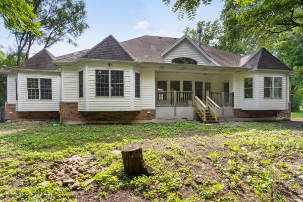 Property Photo: 945 Kingston Street IL 60187