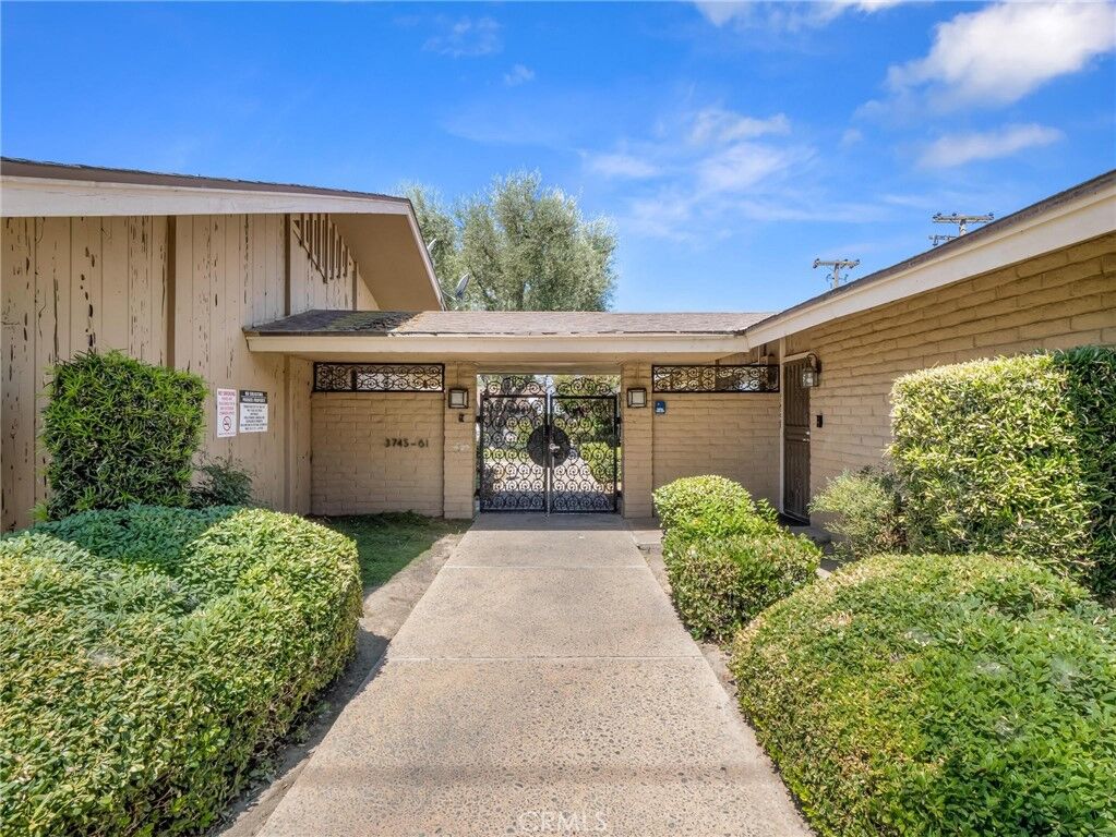 Property Photo: 3749 N Fruit C CA 93705