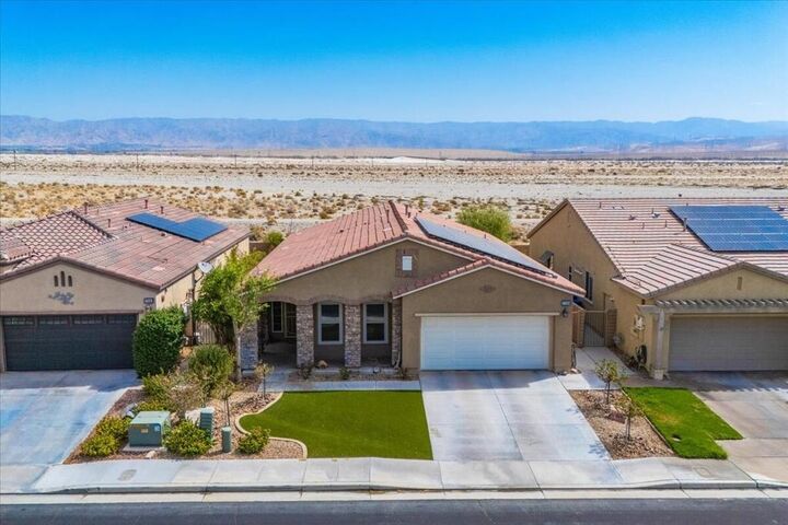 Property Photo: 2346 Savanna Way CA 92262