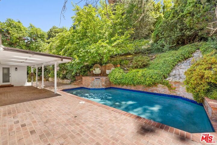 Property Photo:  15810 Castlewoods Drive  CA 91403 