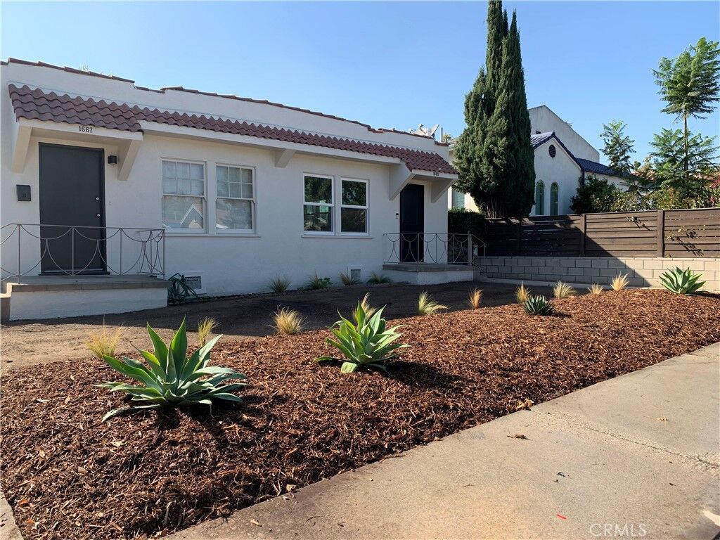 Property Photo: 1667 N Avenue 46 CA 90041