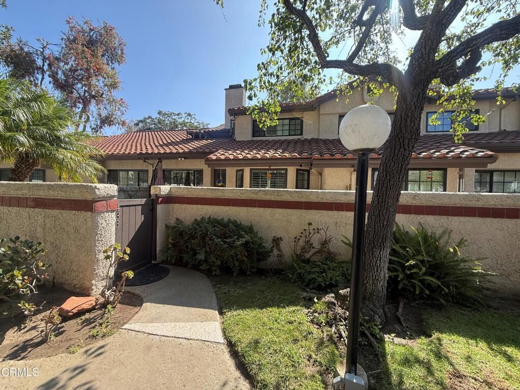 Property Photo:  483 Las Palomas Drive  CA 93041 