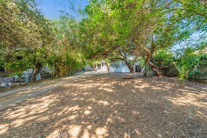 Property Photo:  2081 Summit  CA 91001 