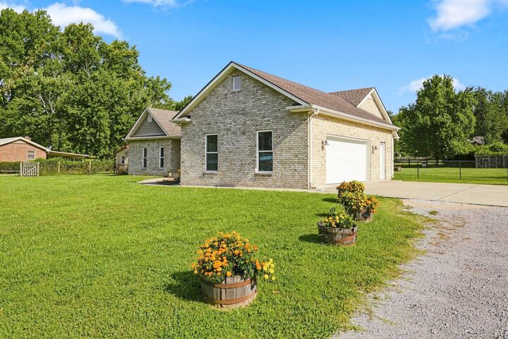 Property Photo: 620 Central Valley Rd TN 37129