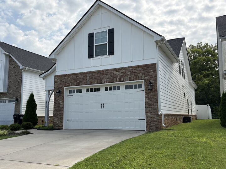 Property Photo:  2107 Barringer Ln  TN 37128 