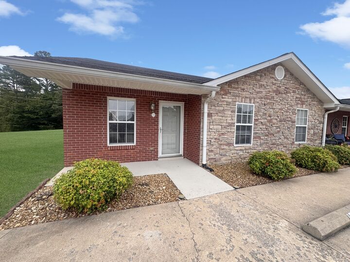 Property Photo: 106 Colson Village Ct TN 37058