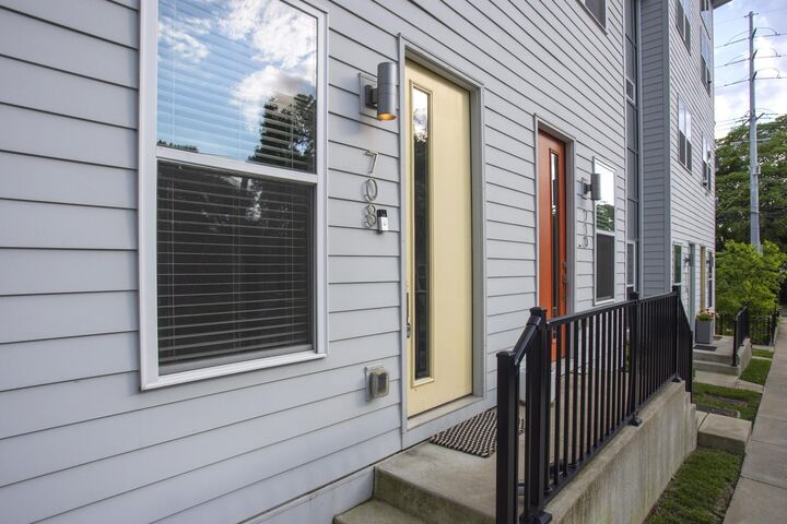 Property Photo: 708 Tral St TN 37208