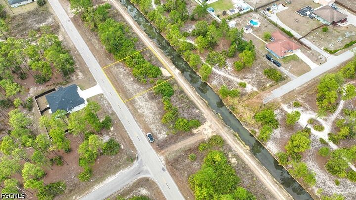 Property Photo: 1113 E 12th Street FL 33972