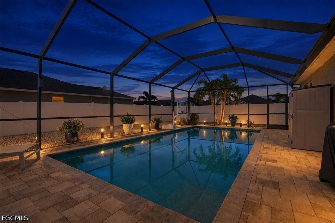 Property Photo:  2708 Foralesca Court  FL 33909 