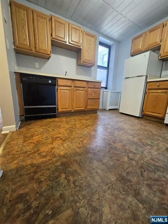 Property Photo:  26 Spring Dell 7B  NJ 07070 