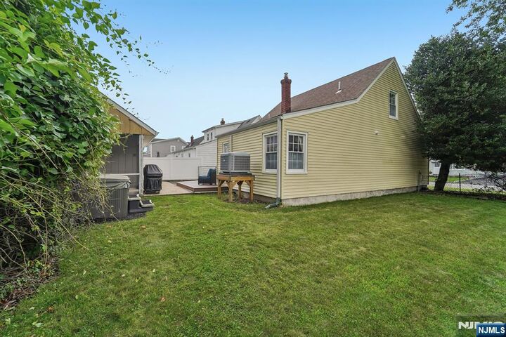 Property Photo:  34 Hopson Avenue  NJ 07424 