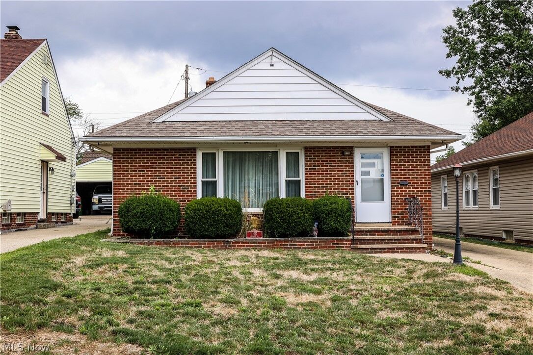 Property Photo: 11517 Fordham Road OH 44125