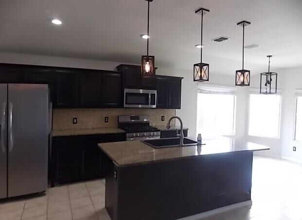Property Photo: 7205 Wavecrest Way TX 76179