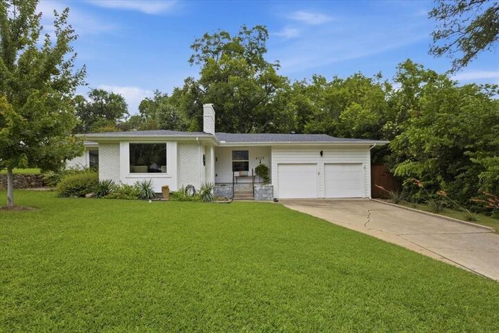 Property Photo: 6117 Ridgeway Street TX 76116